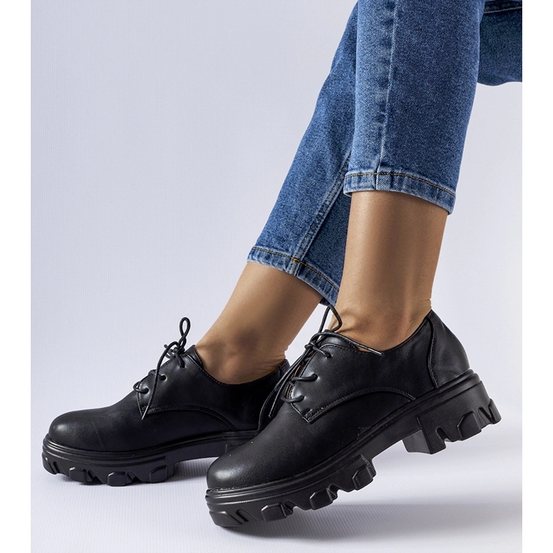 Czarne półbuty Kelly 1