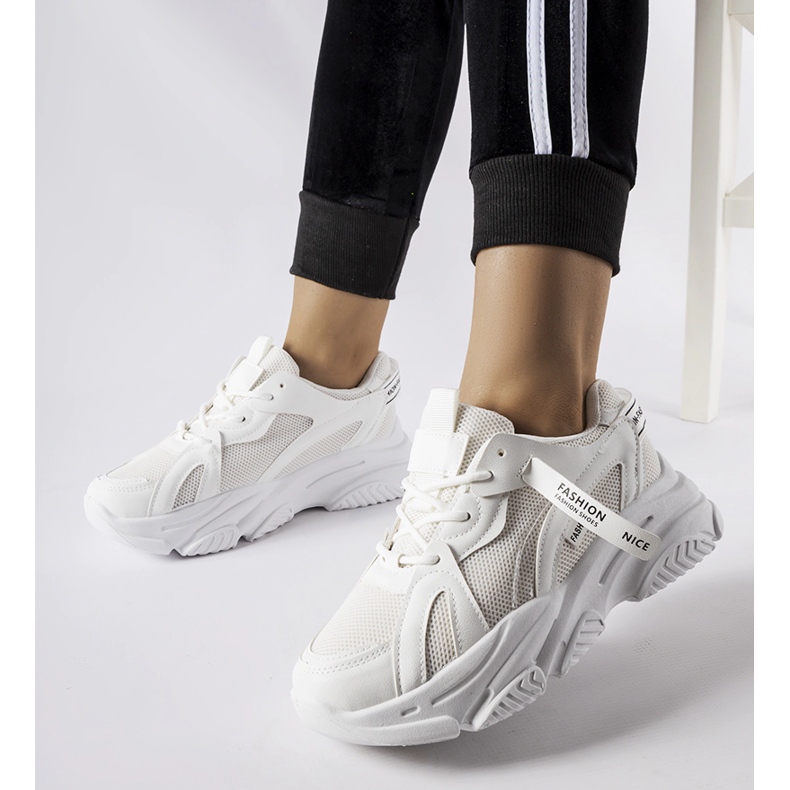 Białe sneakersy na grubej podeszwie Fida 1