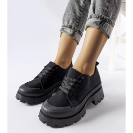 Czarne półbuty na masywnej podeszwie Pointe 1