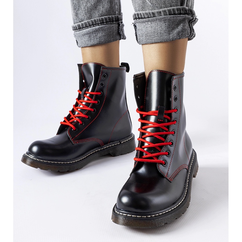 Inna Czarne trapery zdobione czerwoną nitką Rocco 1