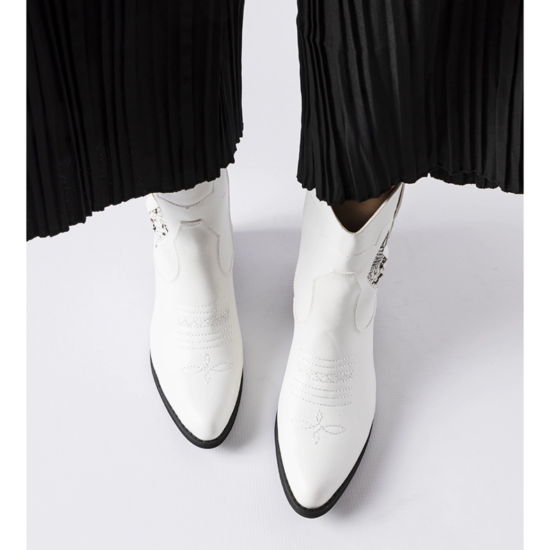 Białe kowbojki na obcasie Henriette 1