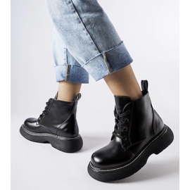 Inna Czarne workery na grubej platformie Sacco 1