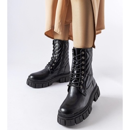 Czarne workery zdobione pikowaniem Fiacre 1