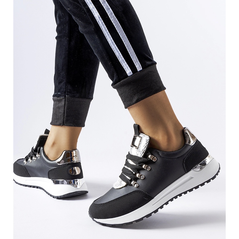 Czarne sneakersy ze srebrnym zdobieniem Frum 1