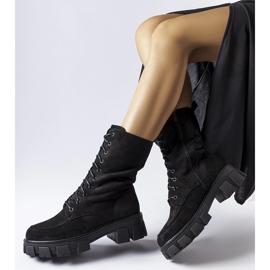 Czarne workery eko-zamsz z bieżnikiem Ines 2