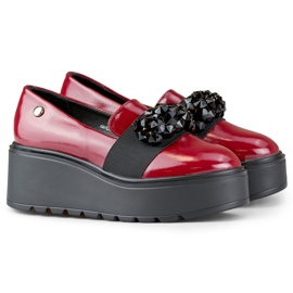 Lakierowane czerwone półbuty damskie na platformie 1