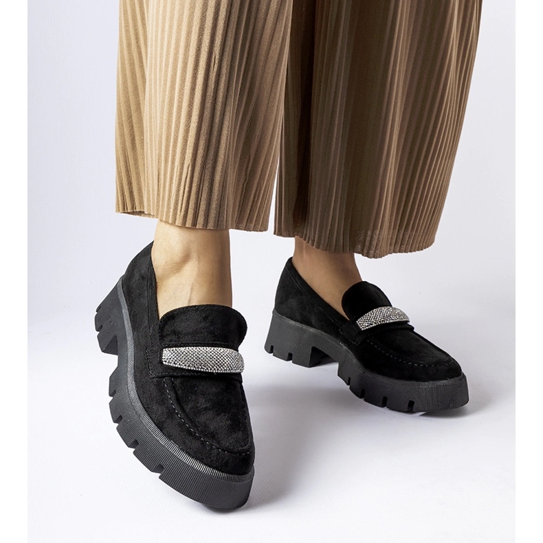 Czarne mokasyny na masywnej podeszwie Macario 1