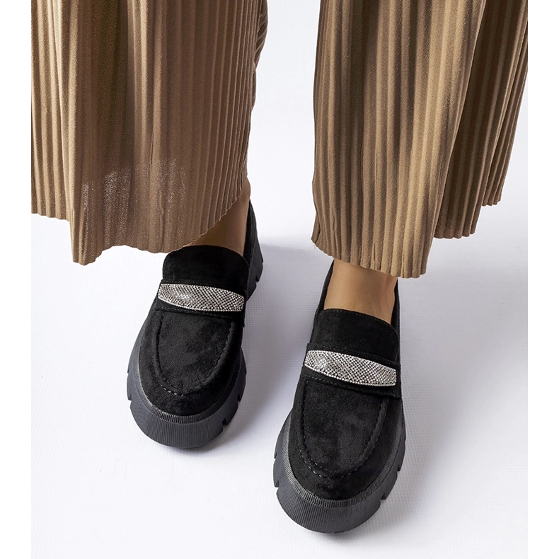 Czarne mokasyny na masywnej podeszwie Macario 2