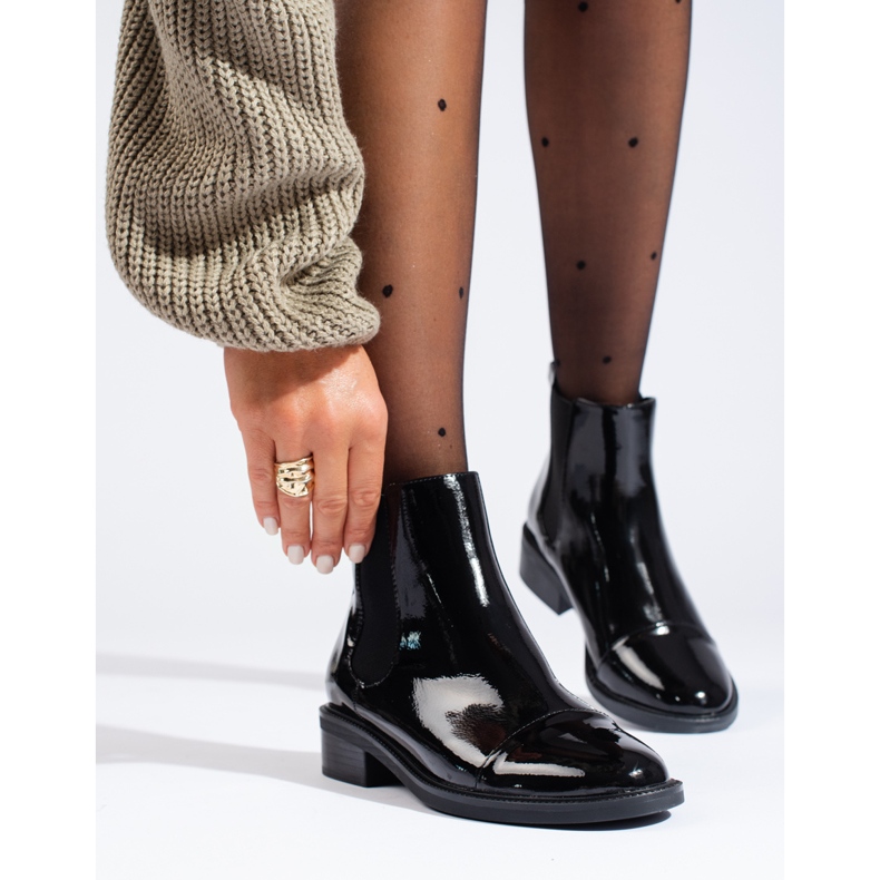 TRENDI Eleganckie lakierowane sztyblety czarne 1