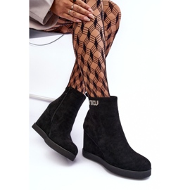 PS1 Zamszowe Ocieplane Botki Na Koturnie Z Ozdobą Czarne Vere 1