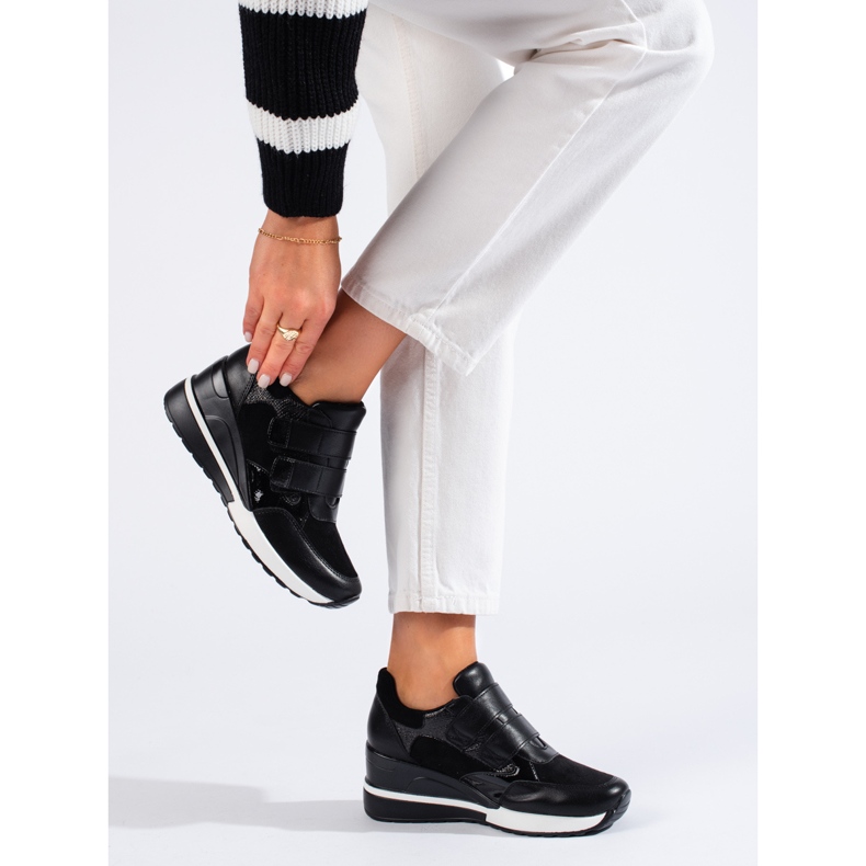 Czarne sneakersy na rzepy W. Potocki 2