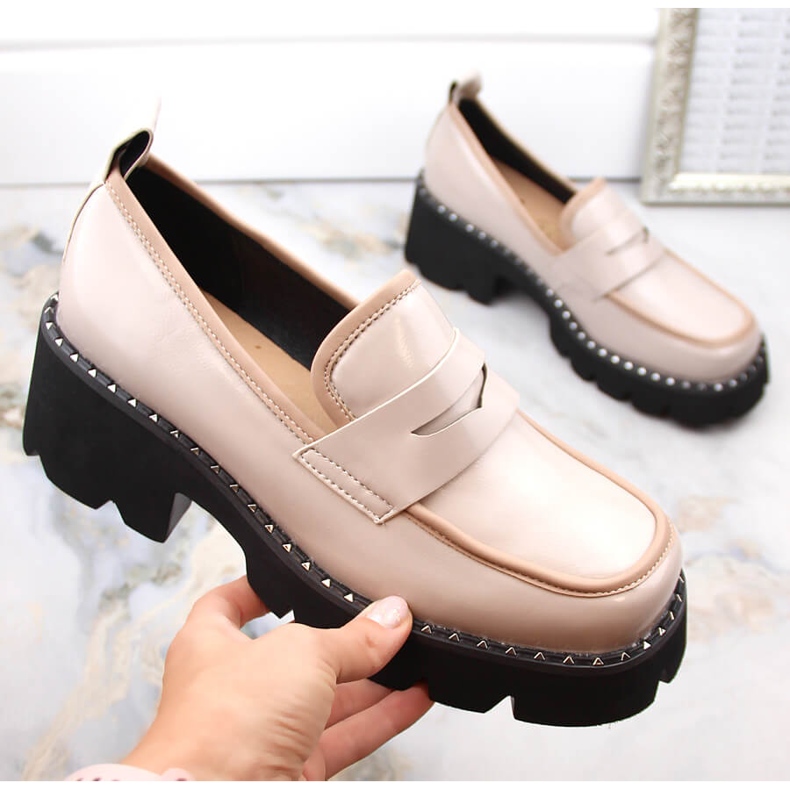 S.Barski Lakierowane półbuty mokasyny na obcasie i platformie beżowe beżowy 1