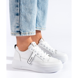 Białe sneakersy na platformie Shelovet 2