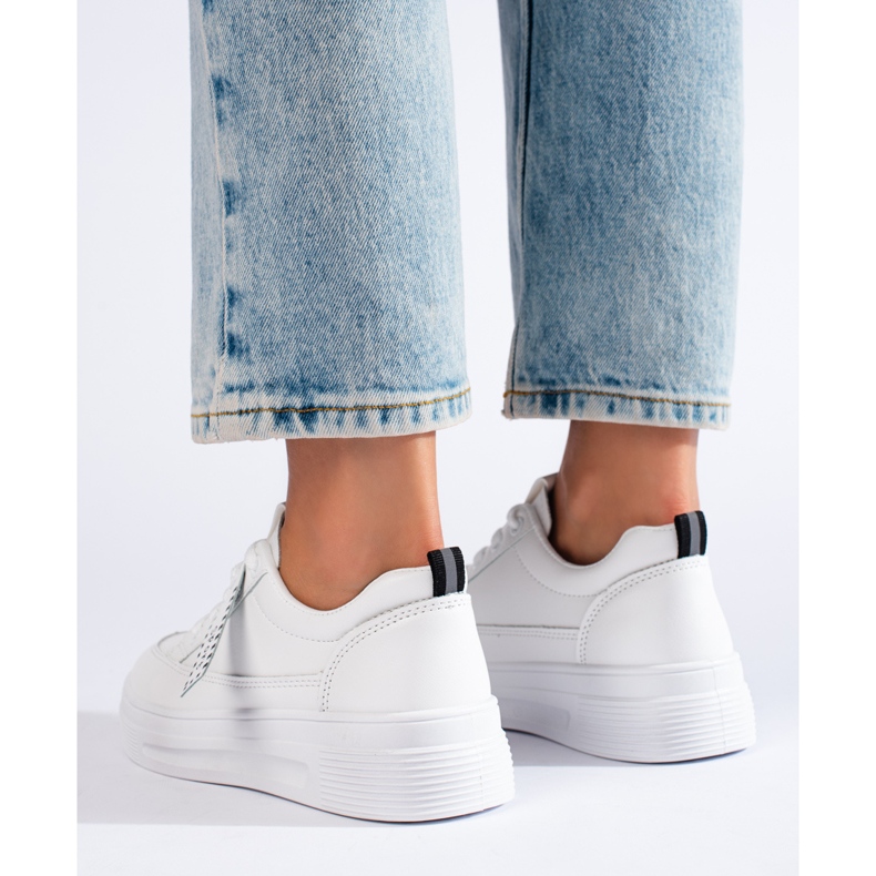 Białe sneakersy na platformie Shelovet 1