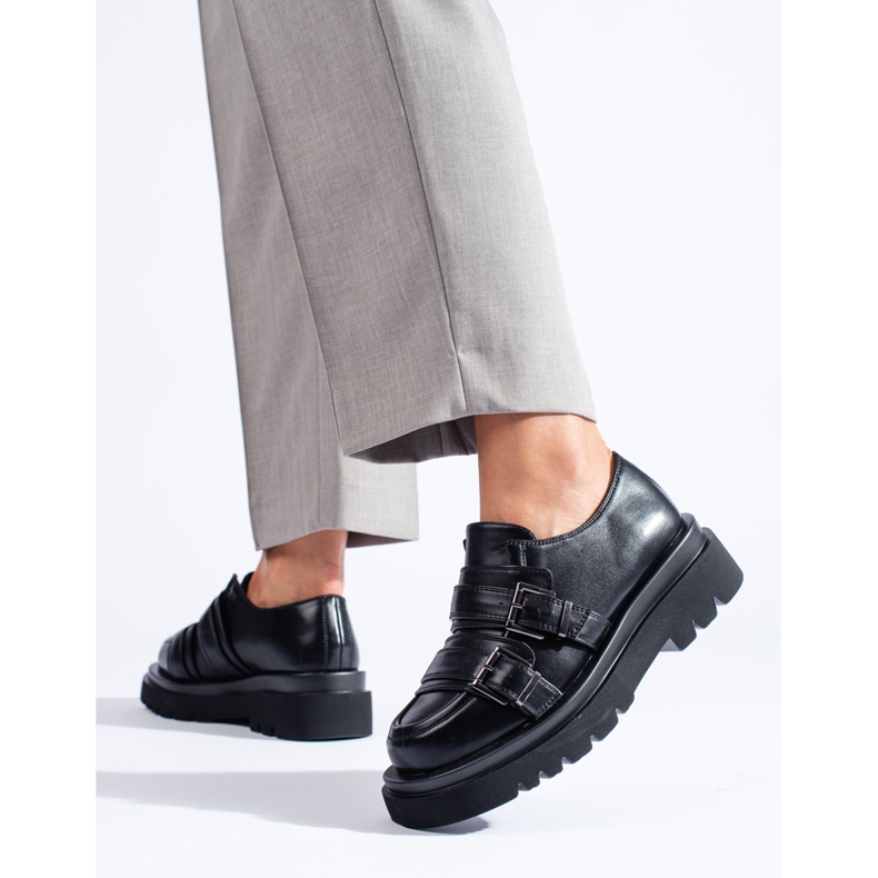 Czarne półbuty na grubej podeszwie Shelovet 2