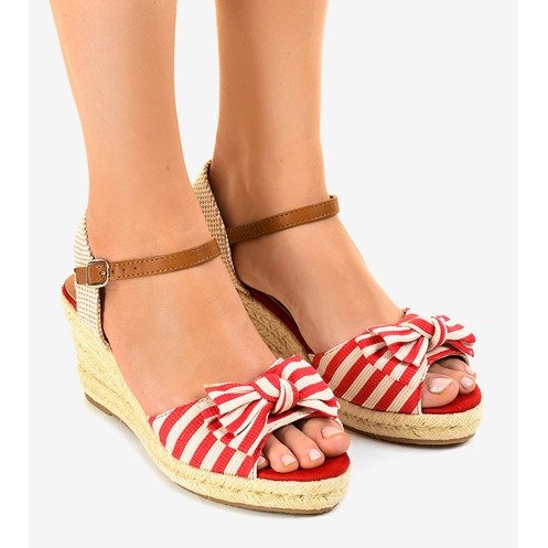 Czerwone sandały koturny z kokardką W032 1