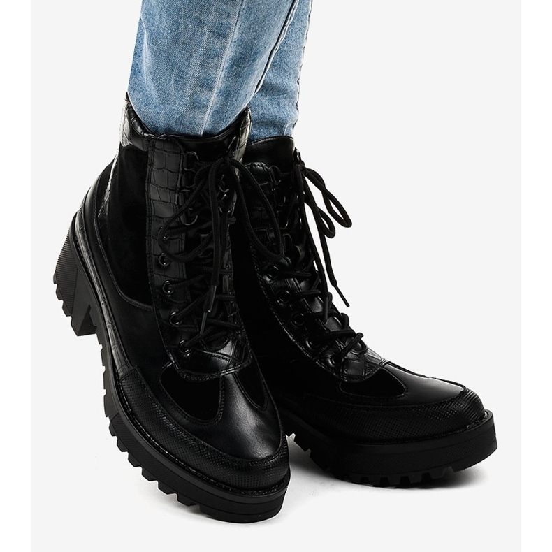 Czarne zamszowe traperki wiązane G-7646 1