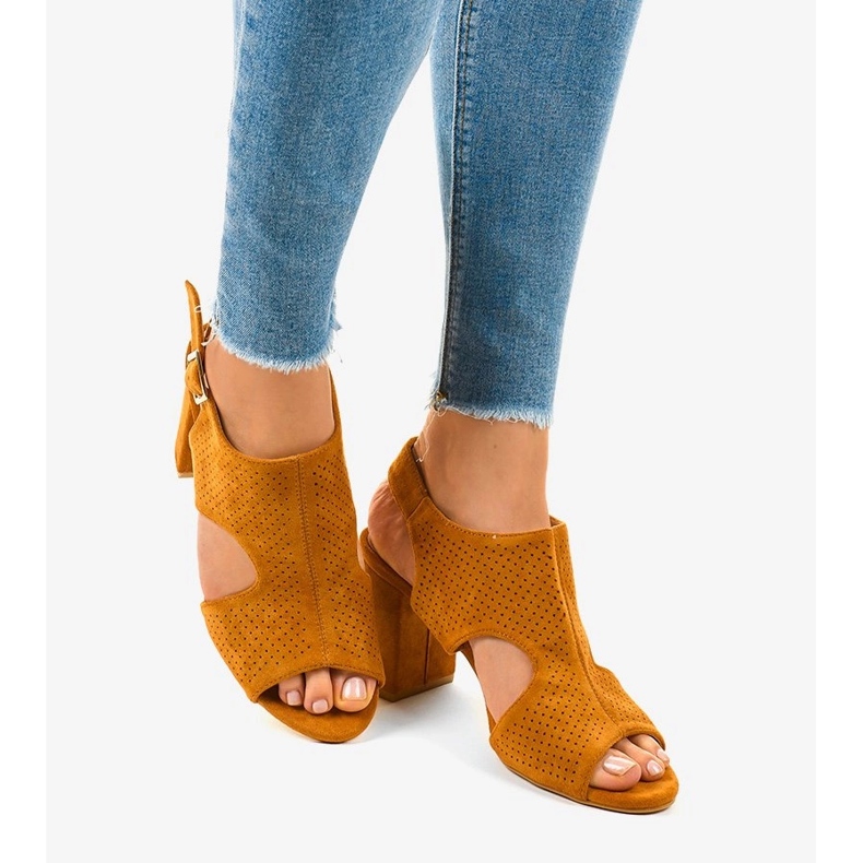 Camel sandały ażurowe z wycięciem 99-33A brązowe 1