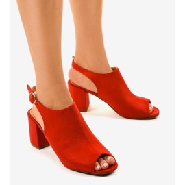 Czerwone sandały na obcasie z cholewką Z029 4