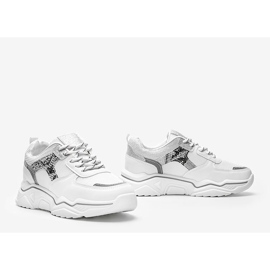 Białe sneakersy na grubej podeszwie z motywem skóry węża Anika 1