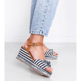 Niebiesko białe sandały na koturnie Dulce niebieskie 1