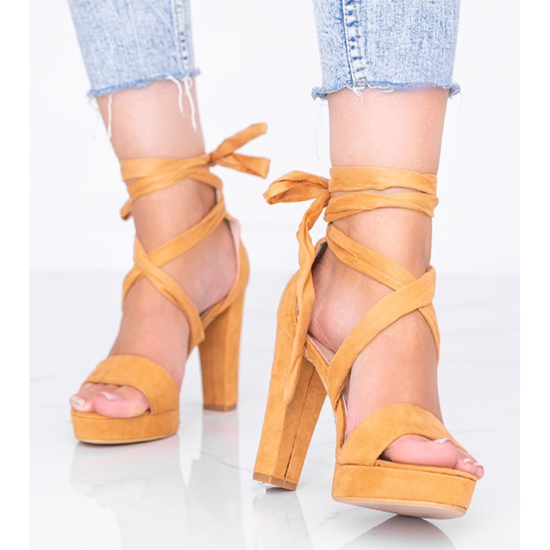 Camelowe sandały wiązane Ginny brązowe 1