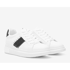 Biało czarne sneakersy z ćwiekami Sashell białe 1