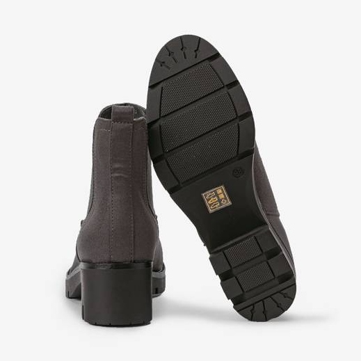 Szare botki na słupku Autumn 2