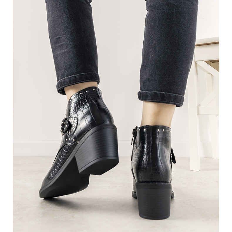 Czarne botki na słupku z klamrą Montiana 1