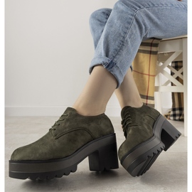 Zielone botki w stylu półbutów na słupku Cecina 1