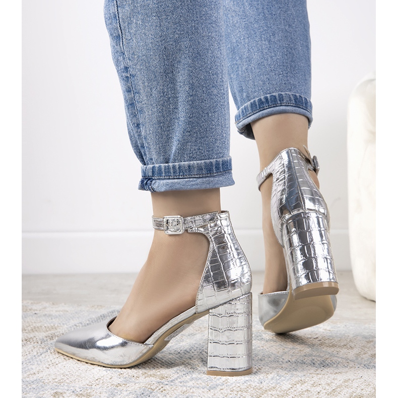 Srebrne czółenka na słupku Ayers srebrny 2