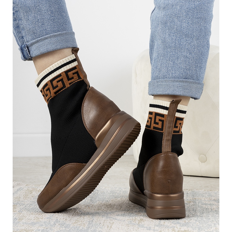 Brązowe sneakersy na koturnie Wanda czarne 1