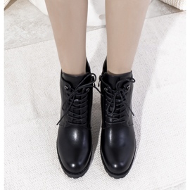 Czarne botki ocieplane z wiązaniem Padilla 1