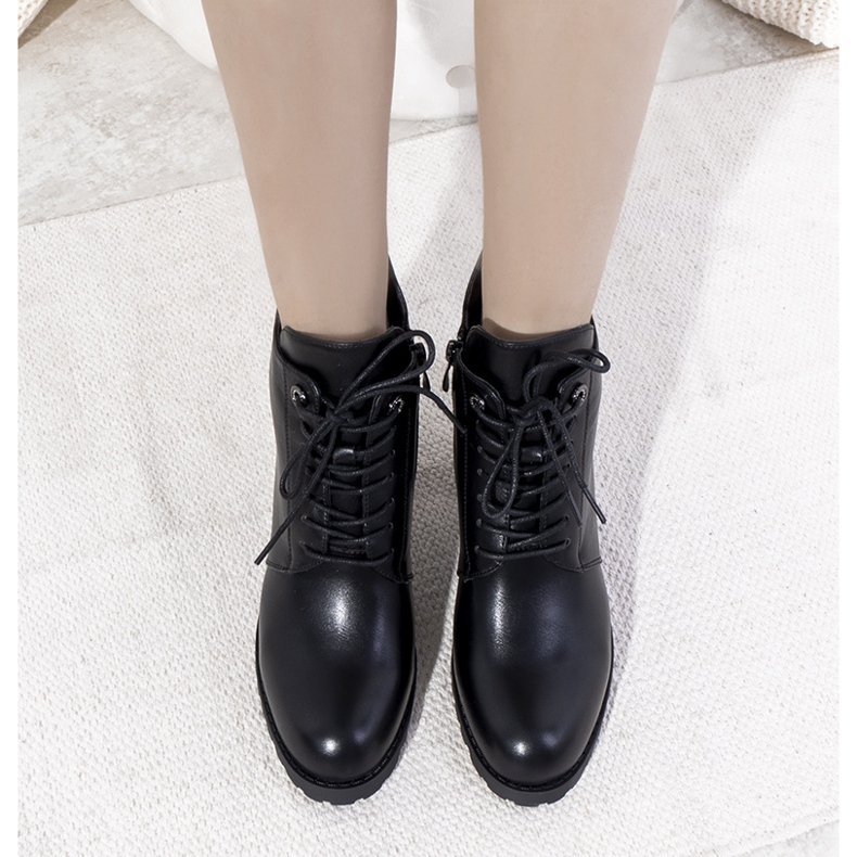 Czarne botki ocieplane z wiązaniem Padilla 1