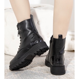 Czarne botki ocieplane na wysokiej podeszwie Dora 1