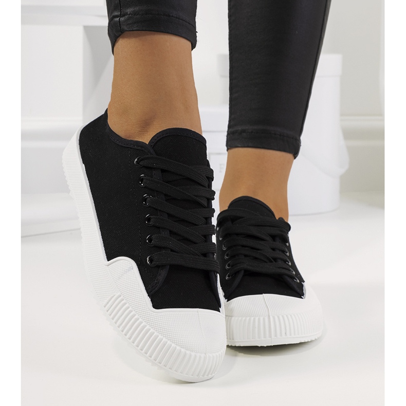 Czarne trampki damskie Rivas 1