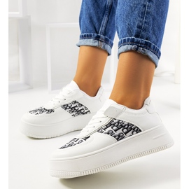 Białe sneakersy na platformie Worden 1