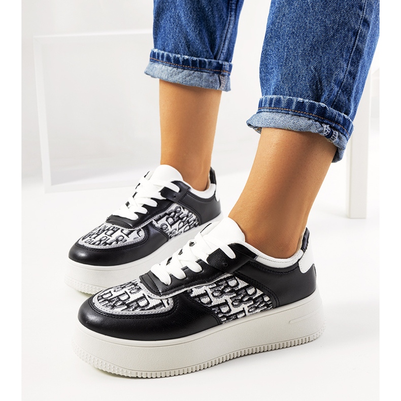 Czarne sneakersy na platformie Worden białe 1