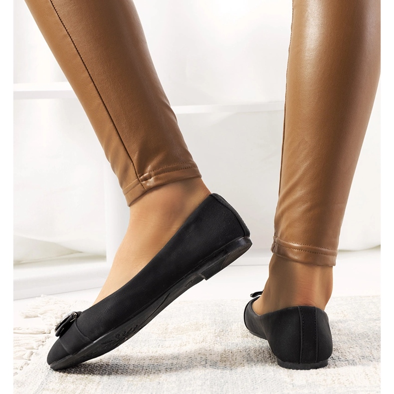 Czarne baleriny damskie Mainor 1