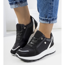 Czarne błyszczące sneakersy damskie Onio 1