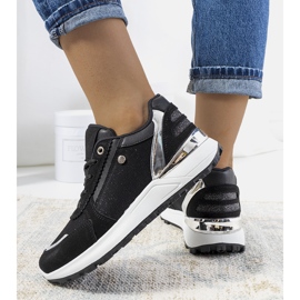 Czarne błyszczące sneakersy damskie Onio 2