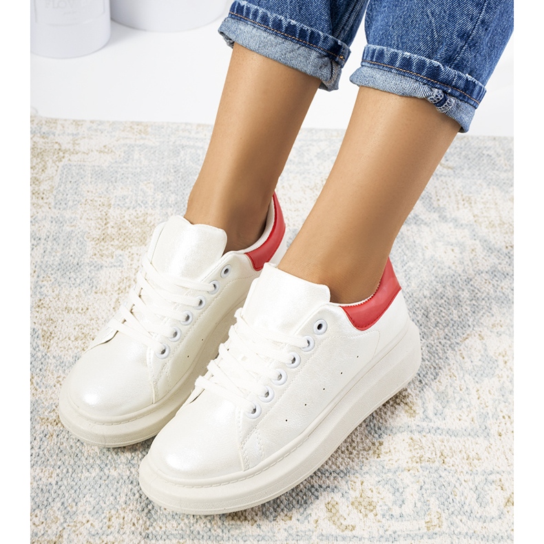 Białe perłowe sneakersy damskie Neera czerwone 1