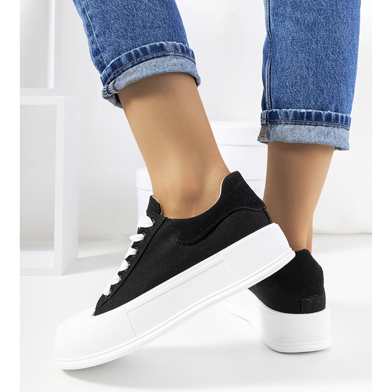 Czarne trampki na platformie Venancia 1