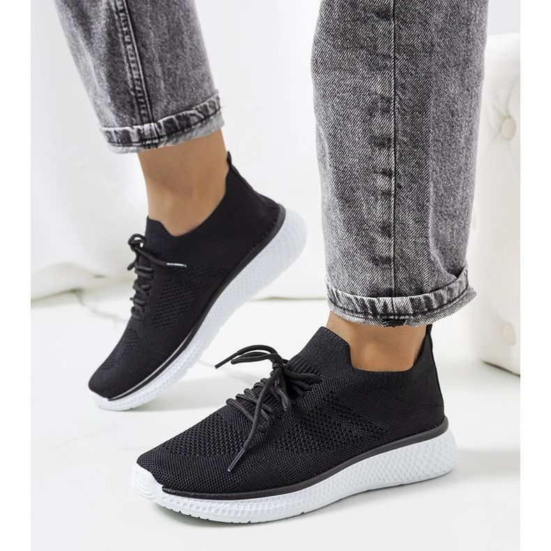 Czarne sneakersy sportowe Michaela 1