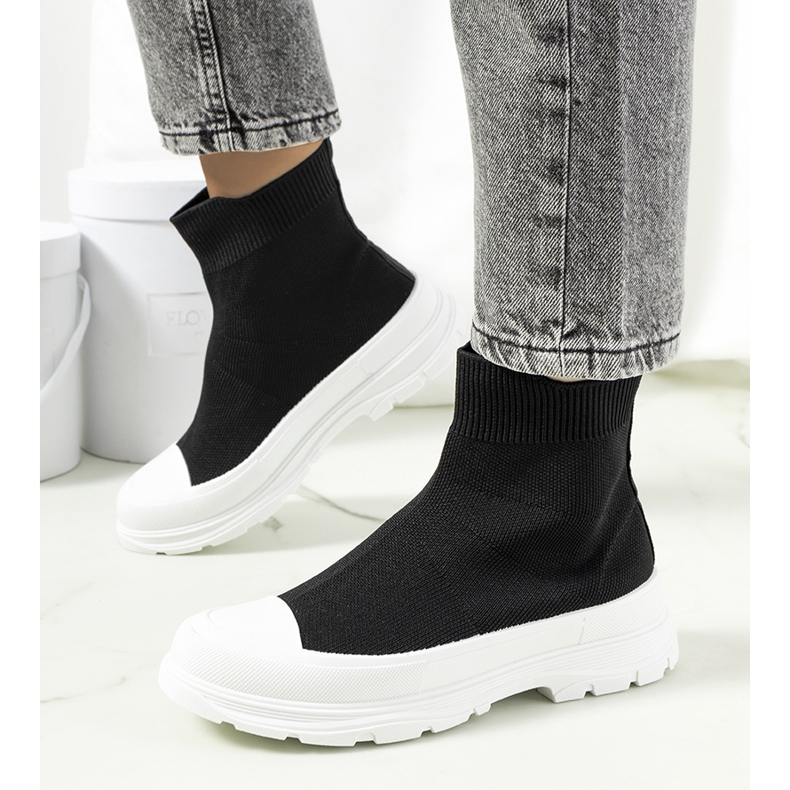 Czarne sneakersy za kostkę Miki 1