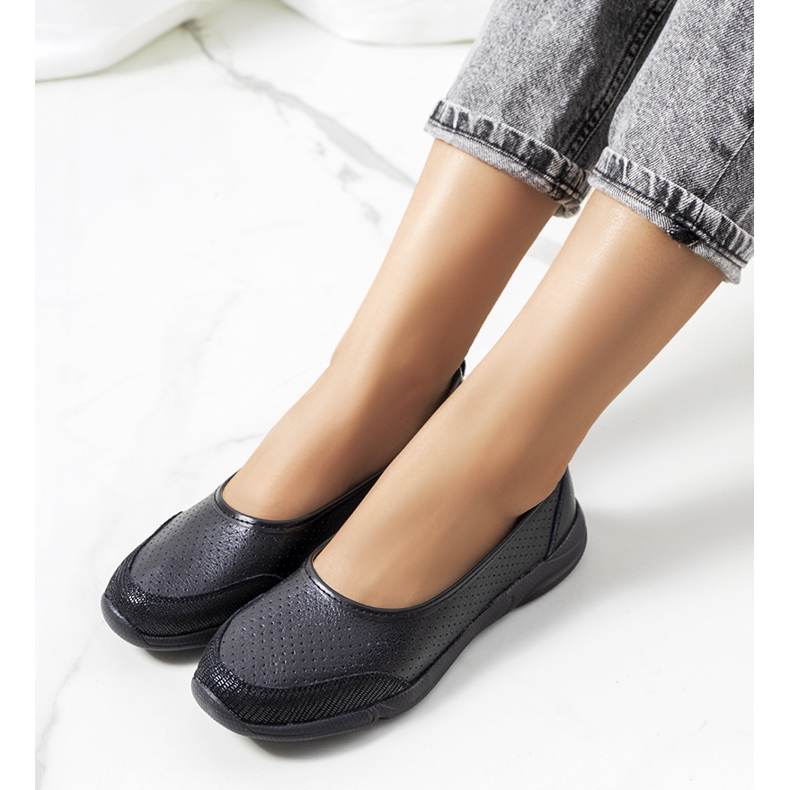 Czarne skórzane baleriny Mirjam 1