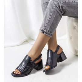 Czarne skórzane sandały z cholewką Zand 1