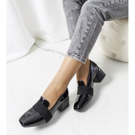 Czarne lakierowane półbuty na słupku Tammy 1