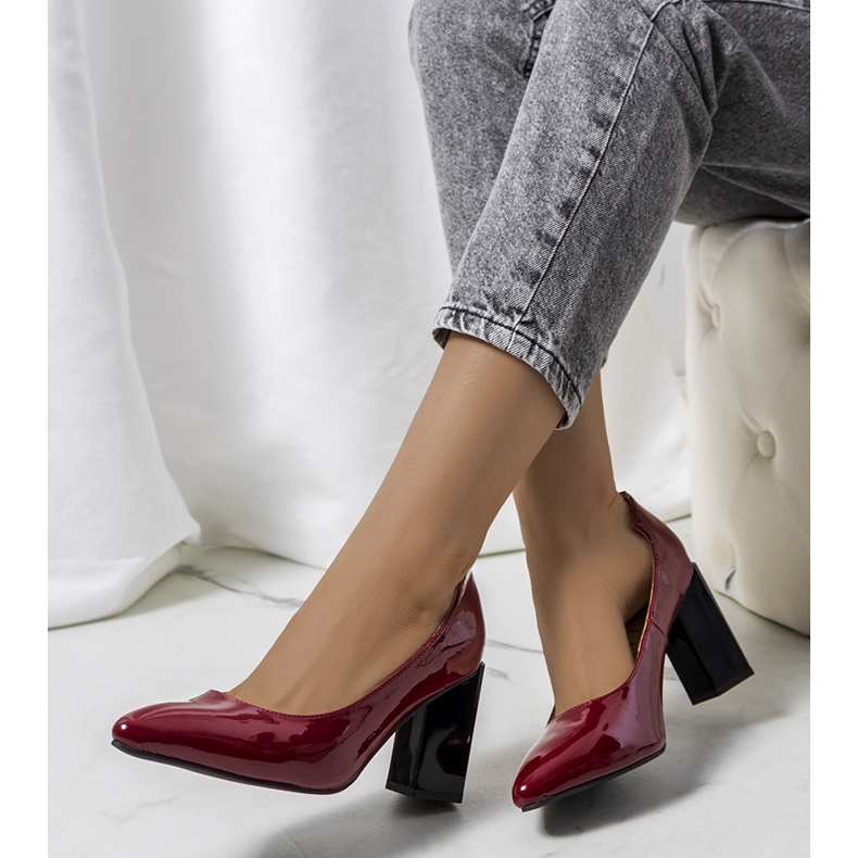 Czerwone lakierowane czółenka na słupku Shannen wielokolorowe 1