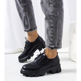 Czarne półbuty na traktorowej podeszwie Chedi 1